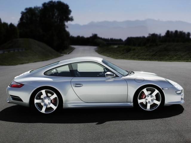 Silver
            Porsche